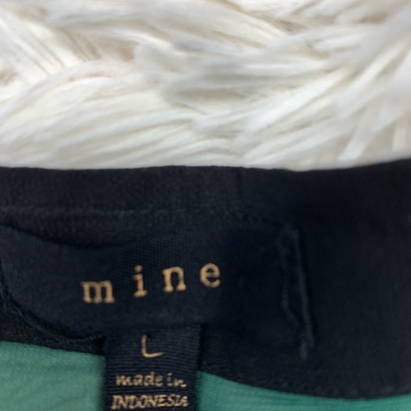 2 tops (blue and green polyester tanks) - Picture 5 of 10